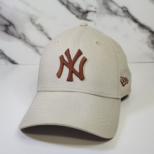 New York Hat. New Era Beige Cap with Brown Accents